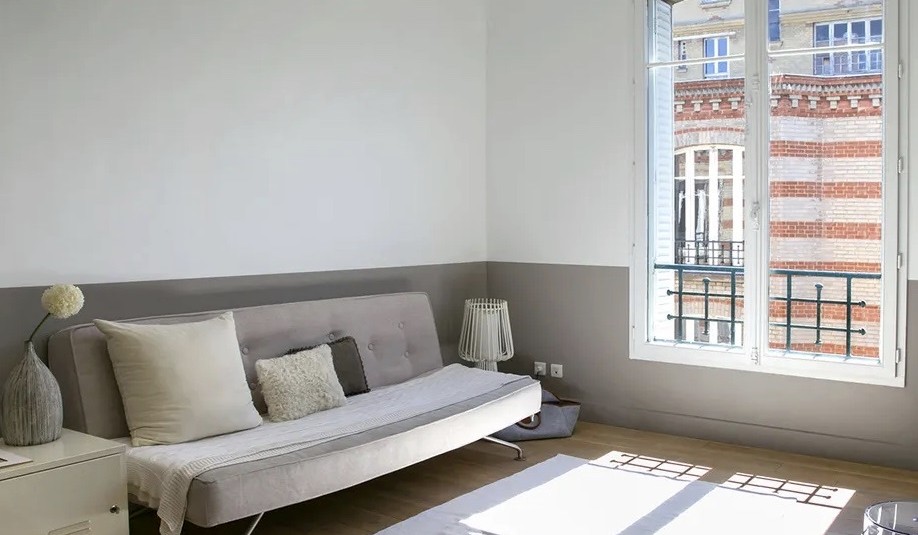 MEUBLÉ – 4 chambres – 142 m2 – 92 Neuilly sur Seine – Rue Perronet – Métro : Pont de Neuilly – 3e étage sans ascenseur – Loyer charges comprises : 4.254 euros