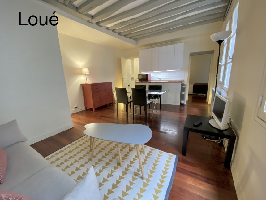 MEUBLÉ – 1 ch – 46 m2 – Paris 1er – Rue St Honoré – Metro : Tuileries Pyramides – 2ème étage sans ascenseur – Loyer cc : 1.600 € cc