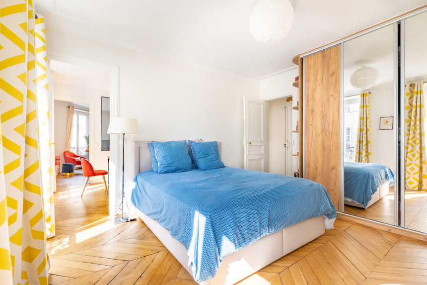 MEUBLÉ – 1 chambre – 3 pièces – Paris 17ème – 58 m2 – Coeur Village Batignolles – Rue Legendre – 3e étage avec ascenseur – Loyer charges comprises : 2.250 euros