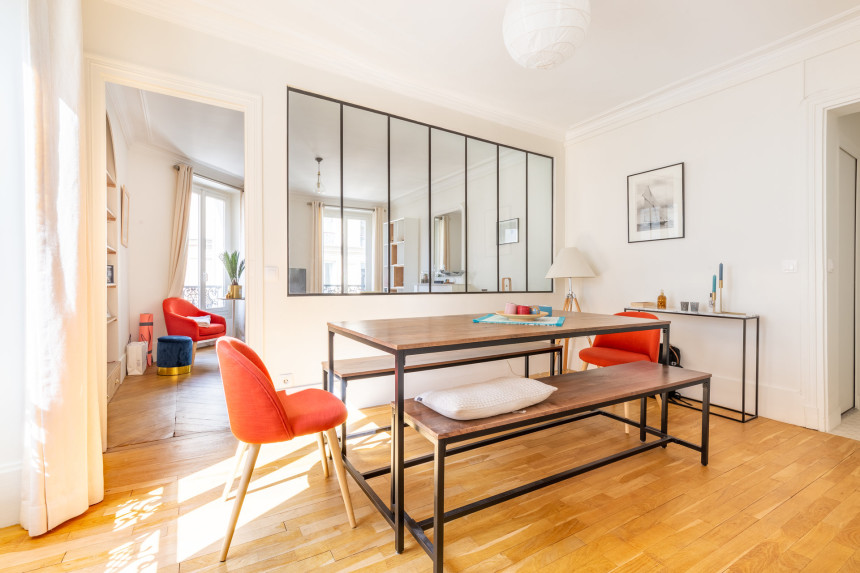 MEUBLÉ – 1 chambre – 3 pièces – Paris 17ème – 58 m2 – Coeur Village Batignolles – Rue Legendre – 3e étage avec ascenseur – Loyer charges comprises : 2.250 euros