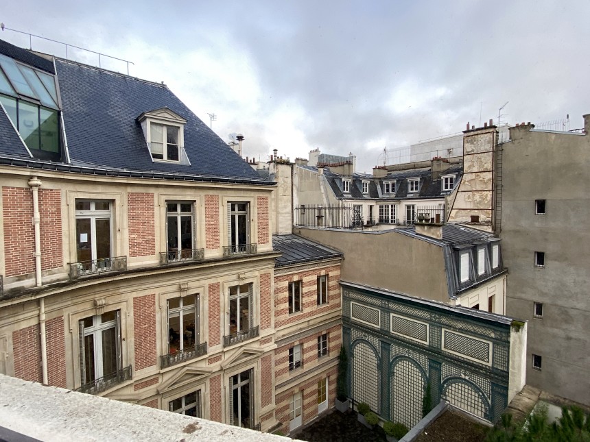 MEUBLÉ – 1 ch – 52 m2 – Paris 8ème – Rue Beaujon – Métro : Etoile – 5e étage ascenseur – Loyer cc : 2.100 €