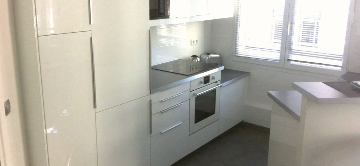 MEUBLÉ – 1 chambre – Rue d’Artois – Paris 8ème – 45,52 m2 – 2ème étage ascenseur – Loyer cc : 1.990 €