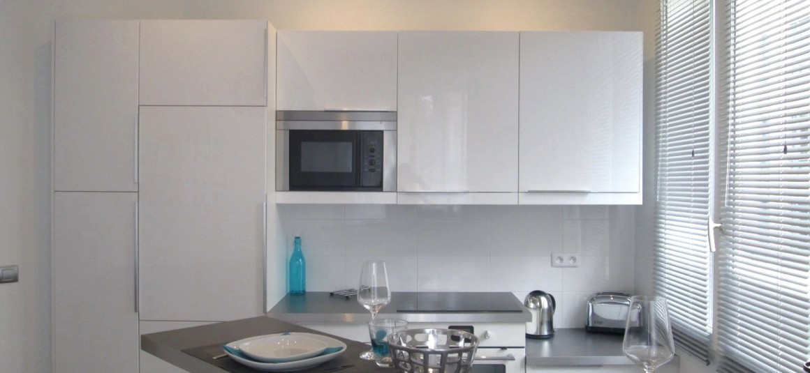 MEUBLÉ – 1 chambre – Rue d’Artois – Paris 8ème – 45,52 m2 – 2ème étage ascenseur – Loyer cc : 1.990 €
