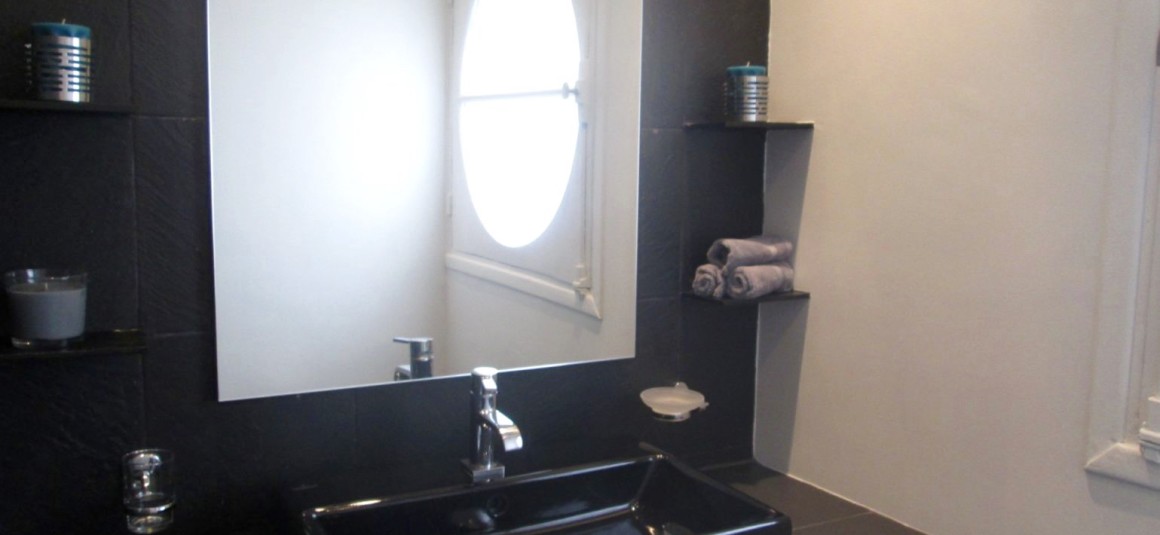 MEUBLÉ – 1 chambre – Rue d’Artois – Paris 8ème – 45,52 m2 – 2ème étage ascenseur – Loyer cc : 1.990 €