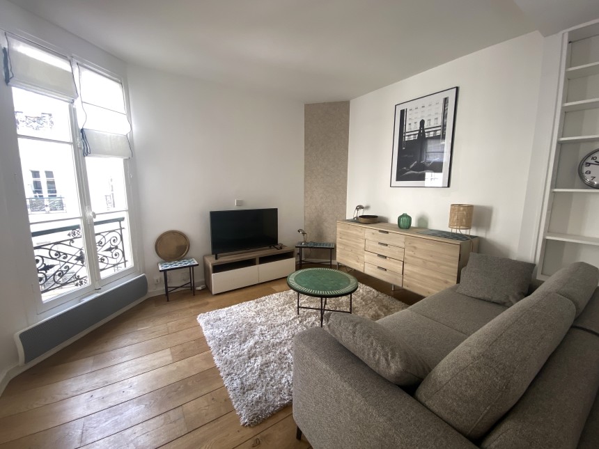 MEUBLÉ – 1 chambre – Paris 1er – Marché St Honoré – 35,5 m2 – 4ème étage avec ascenseur sur cour – loyer cc : 1.700 €