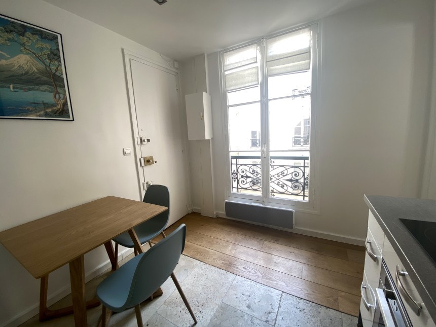 MEUBLÉ – 1 chambre – Paris 1er – Marché St Honoré – 35,5 m2 – 4ème étage avec ascenseur sur cour – loyer cc : 1.700 €