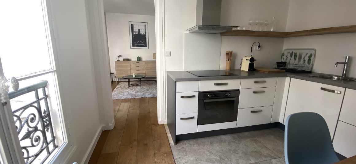 MEUBLÉ – 1 chambre – Paris 1er – Marché St Honoré – 35,5 m2 – 4ème étage avec ascenseur sur cour – loyer cc : 1.700 €