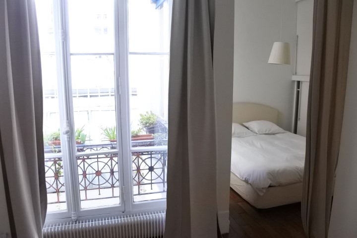 MEUBLÉ – 2 chambres – Paris 2ème – Rue Paul Lelong – 60 m2 – 2ème étage ascenseur – Loyer cc : 2.240 €