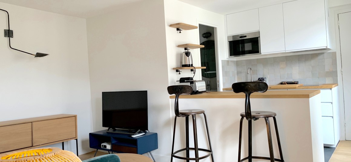 MEUBLÉ – 1 chambre – 37 m2 – Paris 6e – Rue Cherche Midi – 4ème étage sans ascenseur – Loyer cc : 1.600 euros