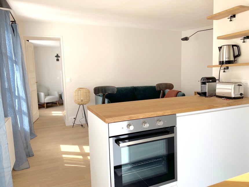 MEUBLÉ – 1 chambre – 37 m2 – Paris 6e – Rue Cherche Midi – 4ème étage sans ascenseur – Loyer cc : 1.600 euros