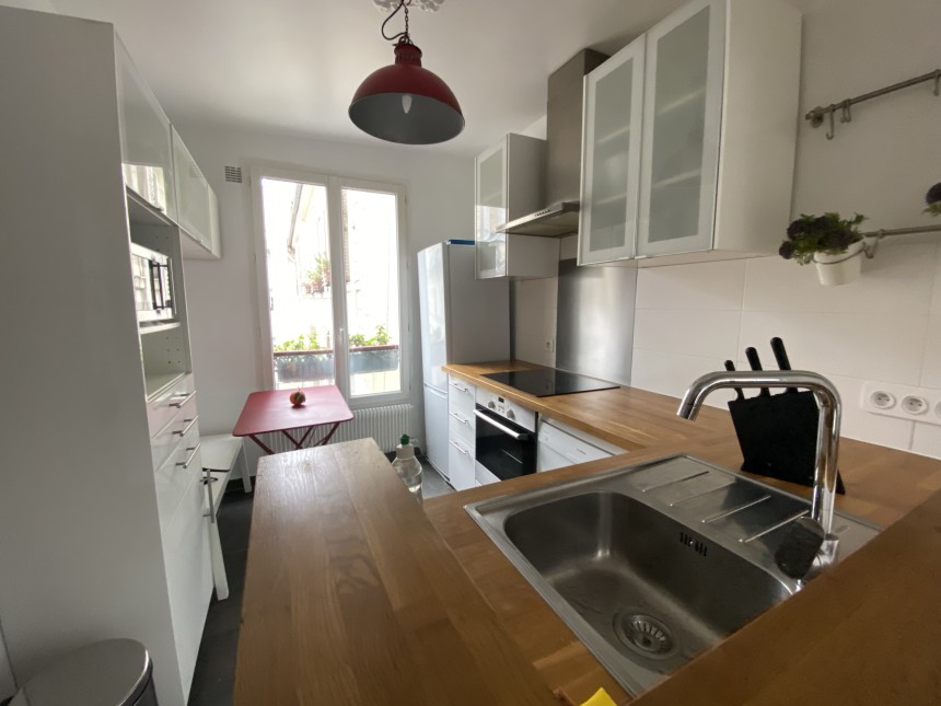 MEUBLÉ – 2 chambres – 53 m2 – Paris 9ème – Cité Trévise – 4ème étage sans ascenseur – Loyer charges comprises : 1.950 €