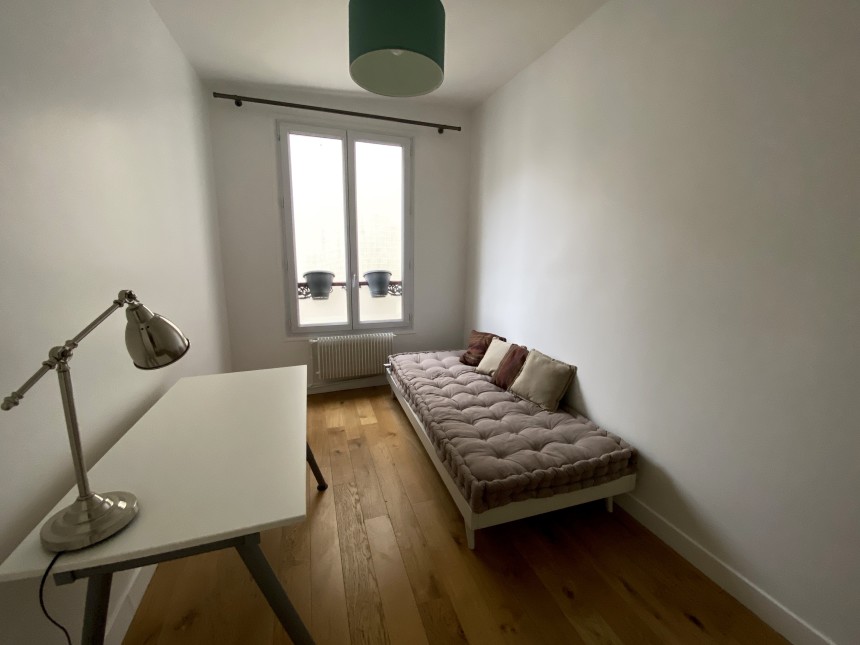 MEUBLÉ – 2 chambres – 53 m2 – Paris 9ème – Cité Trévise – 4ème étage sans ascenseur – Loyer charges comprises : 1.950 €