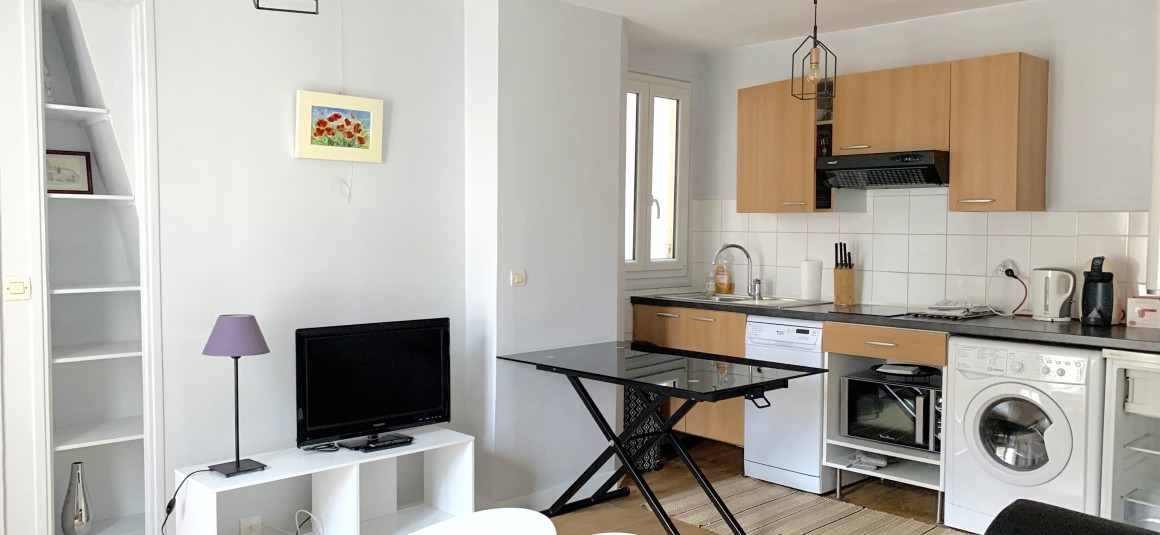 MEUBLÉ – 1 chambre – 32,2 m2 – Paris 9e – Rue J B Pigalle – 5ème étage ascenseur – Loyer cc : 1.320 €