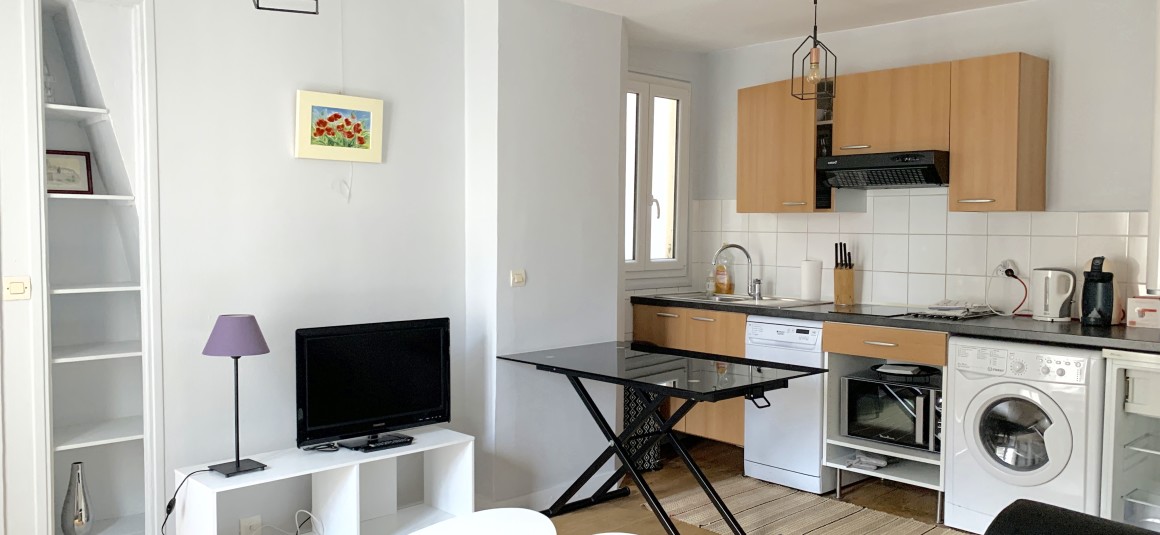 MEUBLÉ – 1 chambre – 32,2 m2 – Paris 9e – Rue J B Pigalle – 5ème étage ascenseur – Loyer cc : 1.320 €