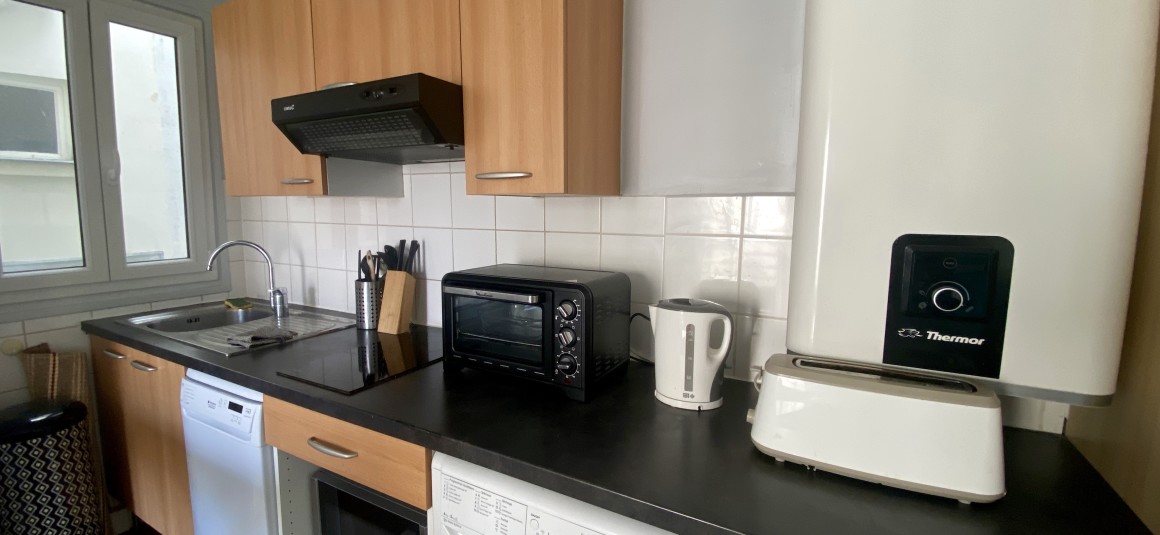 MEUBLÉ – 1 chambre – 32,2 m2 – Paris 9e – Rue J B Pigalle – 5ème étage ascenseur – Loyer cc : 1.320 €