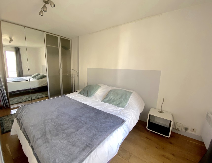 MEUBLÉ – 1 chambre – 32,2 m2 – Paris 9e – Rue J B Pigalle – 5ème étage ascenseur – Loyer cc : 1.320 €