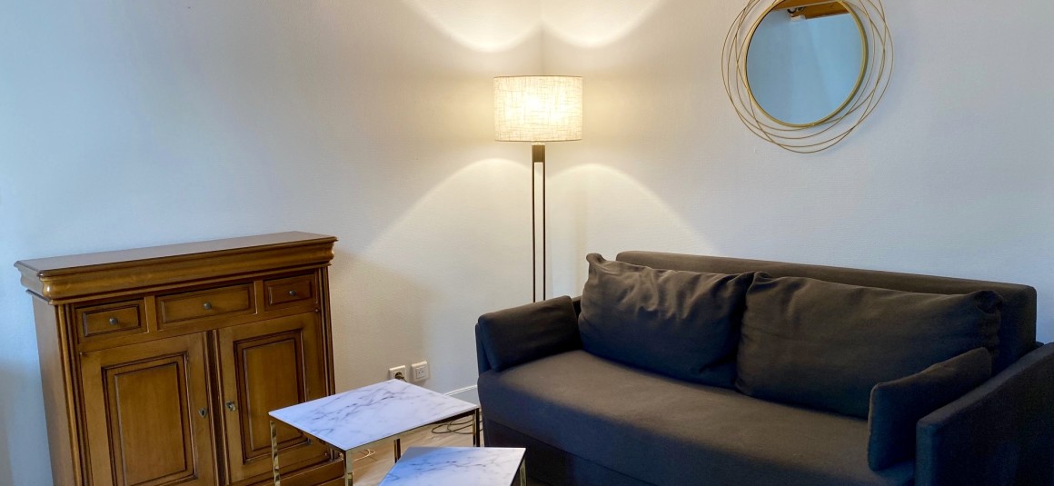 MEUBLÉ – 1 chambre – 43 m2 – Paris 17e – Rue des Acacias – 3e étage avec ascenseur  – Loyer cc : 1.500 €