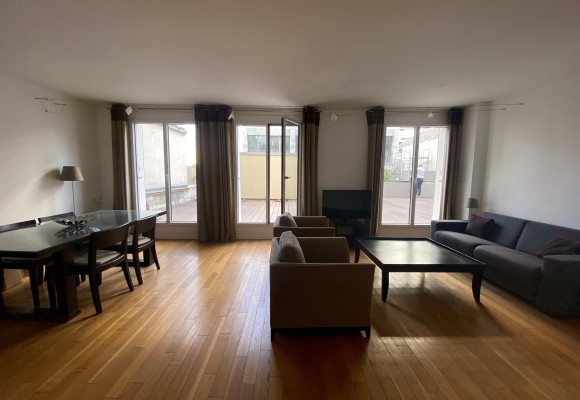 MEUBLÉ – 1 chambre – Paris 15ème – Bld Pasteur – 71m2 + grande terrasse environ 25 m2 –  1er étage avec ascenseur – Loyer cc : 2.190 euros (chauffage eau chaude collectif)