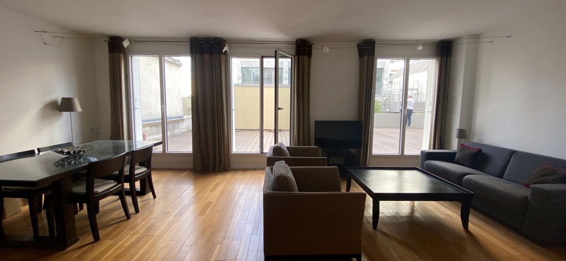 MEUBLÉ – 1 chambre – Paris 15ème – Bld Pasteur – 71m2 + grande terrasse environ 25 m2 –  1er étage avec ascenseur – Loyer cc : 2.190 euros (chauffage eau chaude collectif)