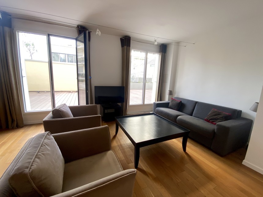 MEUBLÉ – 1 chambre – Paris 15ème – Bld Pasteur – 71m2 + grande terrasse environ 25 m2 –  1er étage avec ascenseur – Loyer cc : 2.190 euros (chauffage eau chaude collectif)