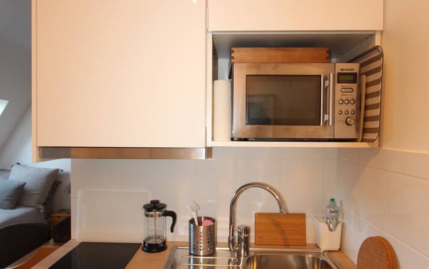 IMG_9888 MEUBLÉ – STUDIO avec grand lit double – Paris 17ème – Rue Gounod – 20 m2 au sol – 6ème étage avec ascenseur – Loyer cc : 1.000 euros Internet inclus