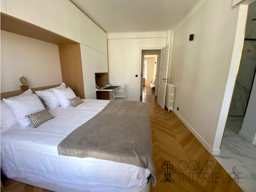 MEUBLÉ – EXCEPTIONNEL – 1ère LOCATION – RÉFECTION HAUT DE GAMME – 2 chambres – 98 m2 – Paris 6ème – Jardin du Luxembourg – Rue Boissonade – 3ème étage ascenseur – Loyer charges comprises : 4.300 euros (chauffage et eau chaude centrals inclus et Internet inclus)