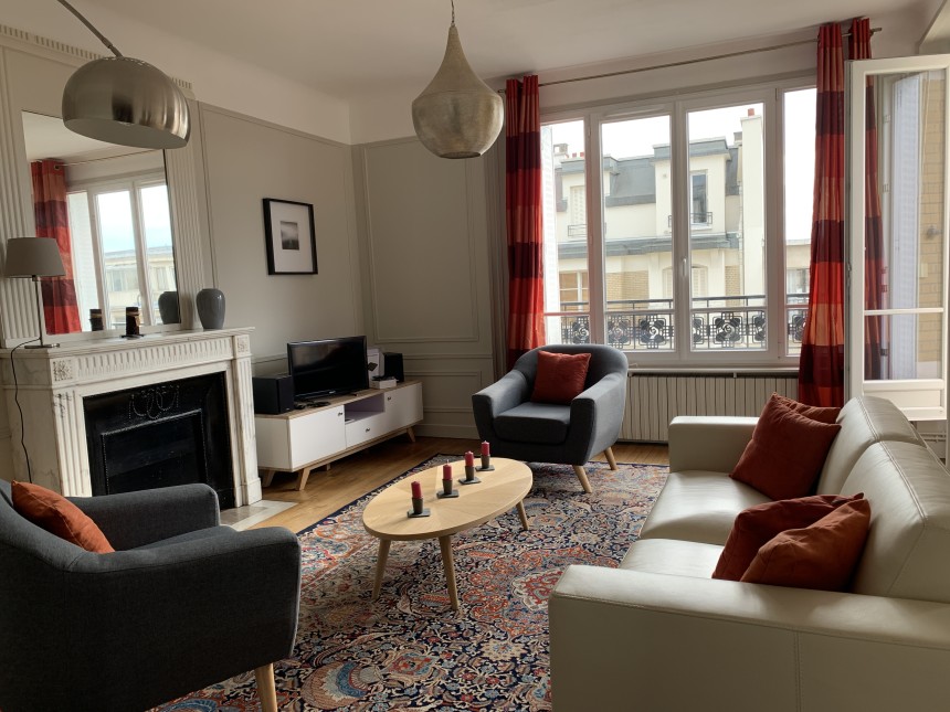 MEUBLÉ – 2 chambres + 1 bureau – Paris 17e – Quartier LEVIS – 107 m2 avec balcon / terrasse – 7ème étage ascenseur – Loyer cc : 3.700 euros