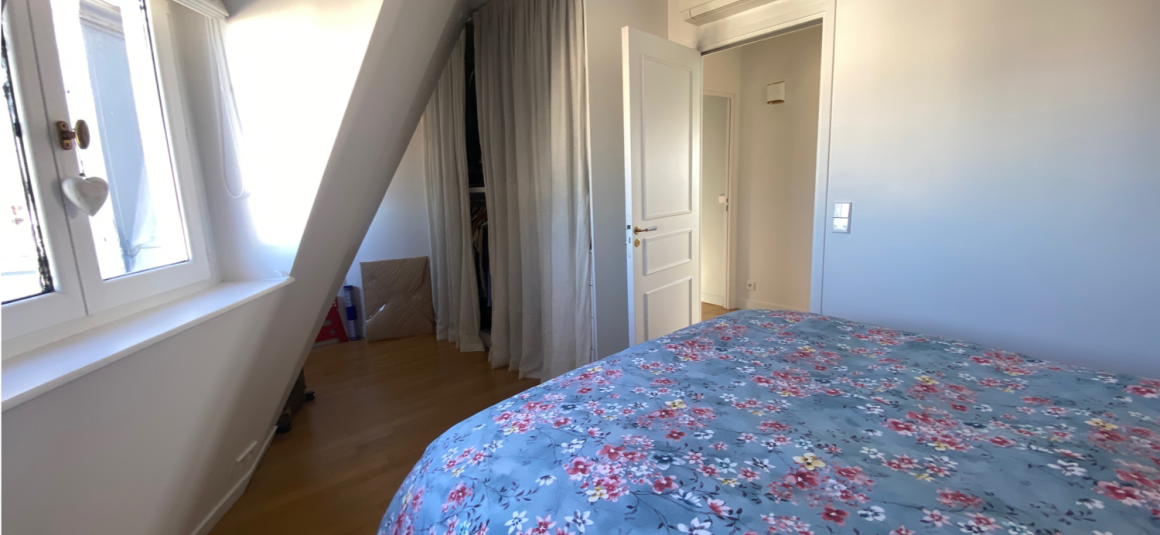 MEUBLÉ – Refait neuf standing – 3 chambres – PARIS 17ème – PONCELET/TERNES – 120 m2 au sol (96 m2 carrez) – Duplex en dernier étage (6e et 7e étage) avec ascenseur – Balcon  – Loyer charges comprises : 4.025 euros