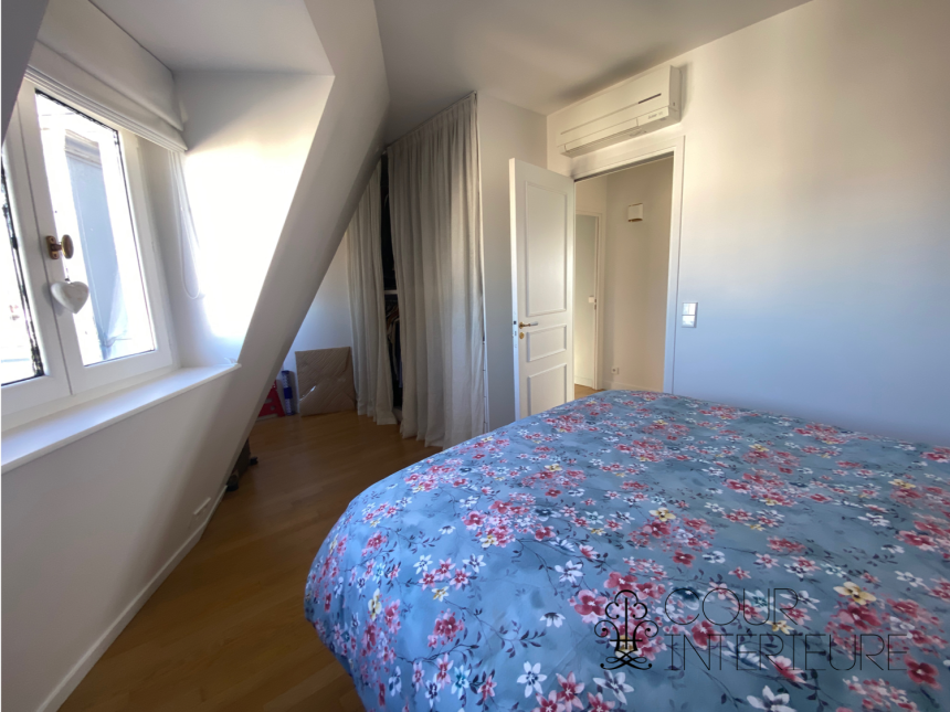 MEUBLÉ – Refait neuf standing – 3 chambres – PARIS 17ème – PONCELET/TERNES – 120 m2 au sol (96 m2 carrez) – Duplex en dernier étage (6e et 7e étage) avec ascenseur – Balcon  – Loyer charges comprises : 4.025 euros