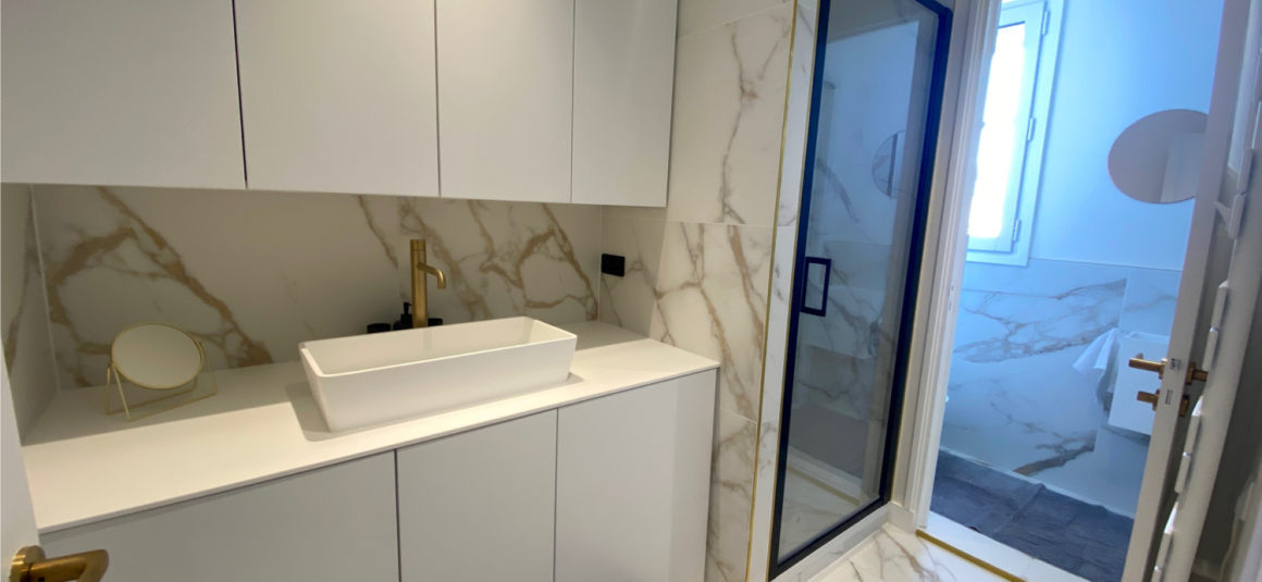 MEUBLÉ – EXCEPTIONNEL – 1ère LOCATION – RÉFECTION HAUT DE GAMME – 2 chambres – 98 m2 – Paris 6ème – Jardin du Luxembourg – Rue Boissonade – 3ème étage ascenseur – Loyer charges comprises : 4.300 euros (chauffage et eau chaude centrals inclus et Internet inclus)