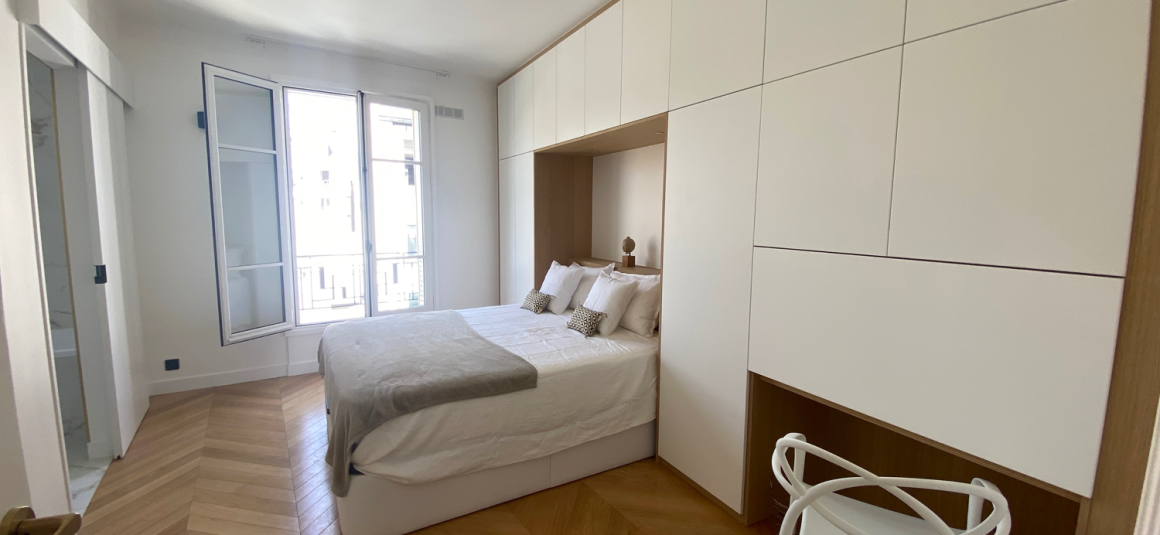 MEUBLÉ – EXCEPTIONNEL – 1ère LOCATION – RÉFECTION HAUT DE GAMME – 2 chambres – 98 m2 – Paris 6ème – Jardin du Luxembourg – Rue Boissonade – 3ème étage ascenseur – Loyer charges comprises : 4.300 euros (chauffage et eau chaude centrals inclus et Internet inclus)