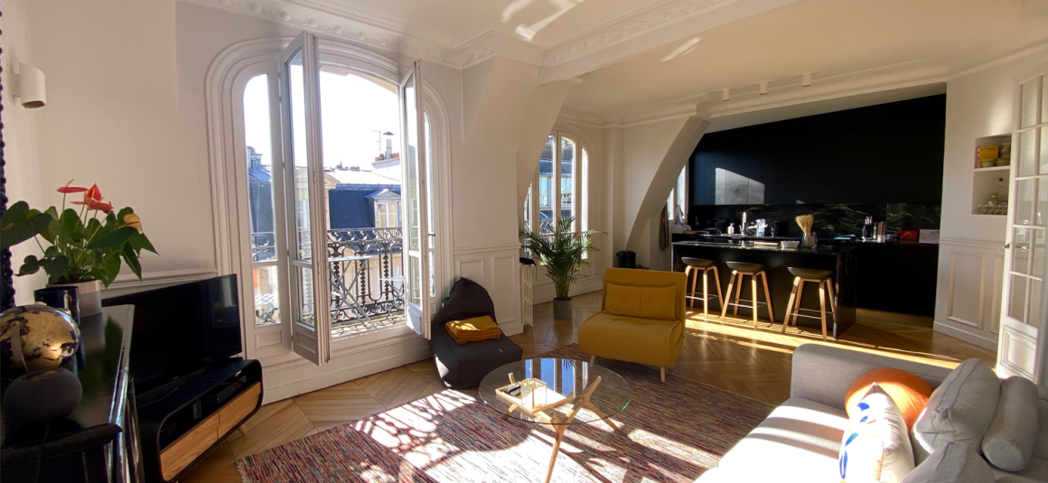 MEUBLÉ – Refait neuf standing – 3 chambres – PARIS 17ème – PONCELET/TERNES – 120 m2 au sol (96 m2 carrez) – Duplex en dernier étage (6e et 7e étage) avec ascenseur – Balcon  – Loyer charges comprises : 4.025 euros