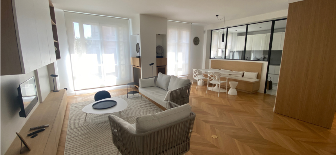 MEUBLÉ – EXCEPTIONNEL – 1ère LOCATION – RÉFECTION HAUT DE GAMME – 2 chambres – 98 m2 – Paris 6ème – Jardin du Luxembourg – Rue Boissonade – 3ème étage ascenseur – Loyer charges comprises : 4.300 euros (chauffage et eau chaude centrals inclus et Internet inclus)