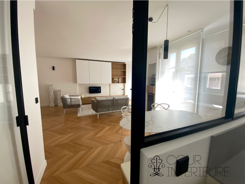 MEUBLÉ – EXCEPTIONNEL – 1ère LOCATION – RÉFECTION HAUT DE GAMME – 2 chambres – 98 m2 – Paris 6ème – Jardin du Luxembourg – Rue Boissonade – 3ème étage ascenseur – Loyer charges comprises : 4.300 euros (chauffage et eau chaude centrals inclus et Internet inclus)