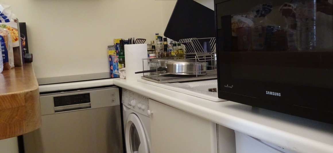 VIDE – Grand studio – Paris 8ème – Rue Lisbonne (Parc Monceau) – 38 m2 – Rdc sur cour – Loyer cc : 1.397 euros