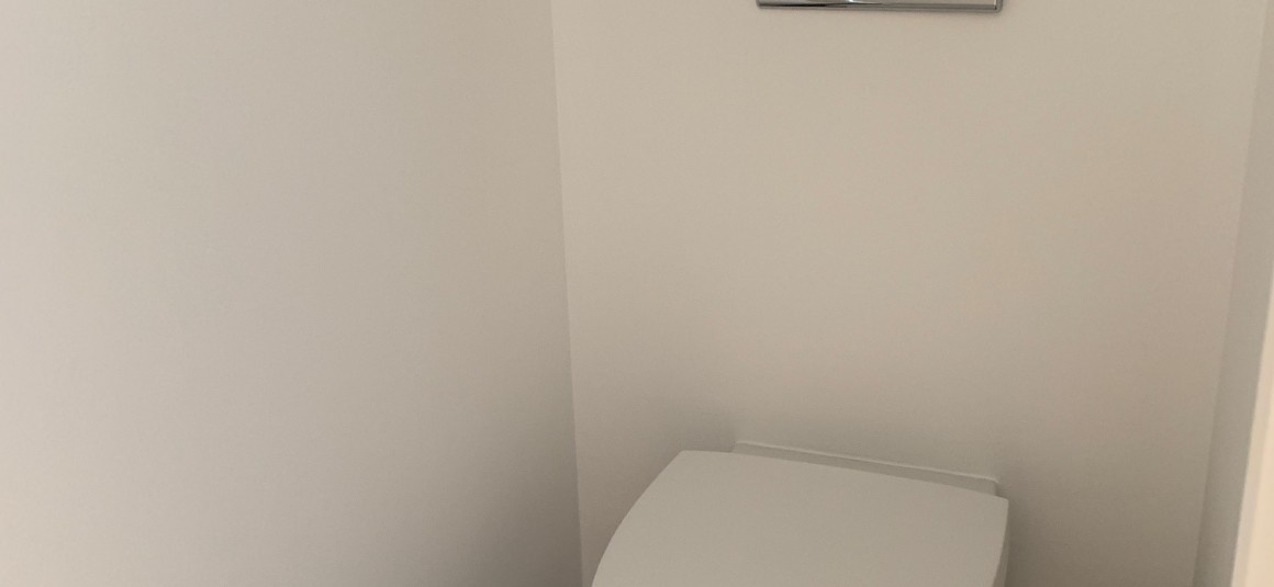 MEUBLÉ – 1 chambre – Neuilly s/Seine (limite 17e) – 50 m2 – Place Parmentier – 4ème étage avec ascenseur + Balcon – Loyer charges comprises  : 1.950 euros (chauffage et eau chaude centrals)
