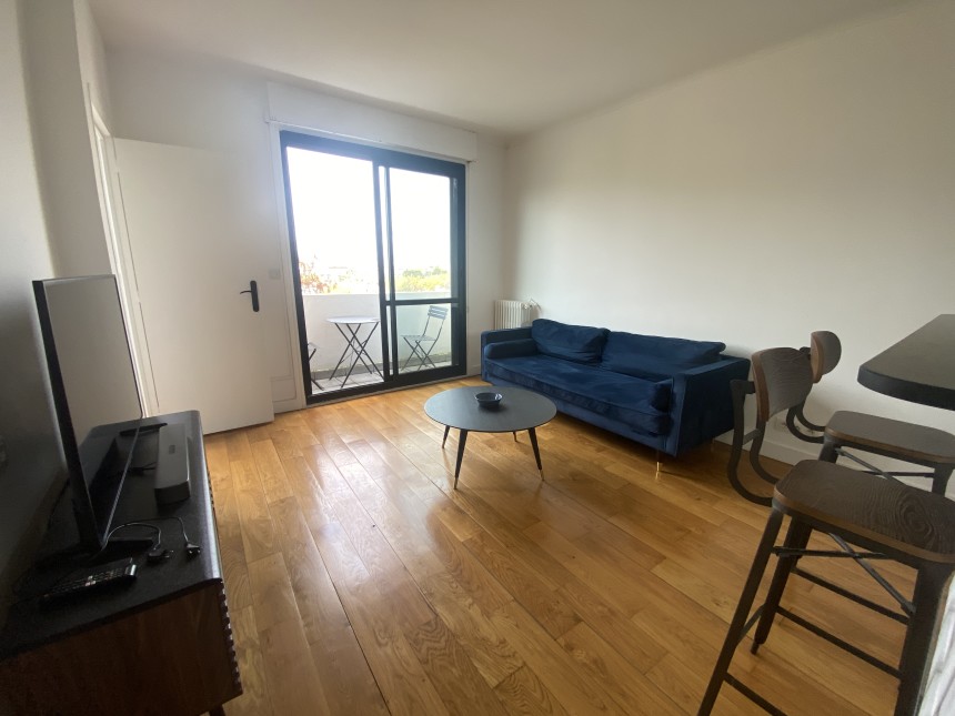 MEUBLÉ – 1 chambre – 35,57 m2 – Neuilly sur Seine – Rue Perronet – 6e étage avec ascenseur – Loyer charges comprises : 1.580 € (chauffage central)