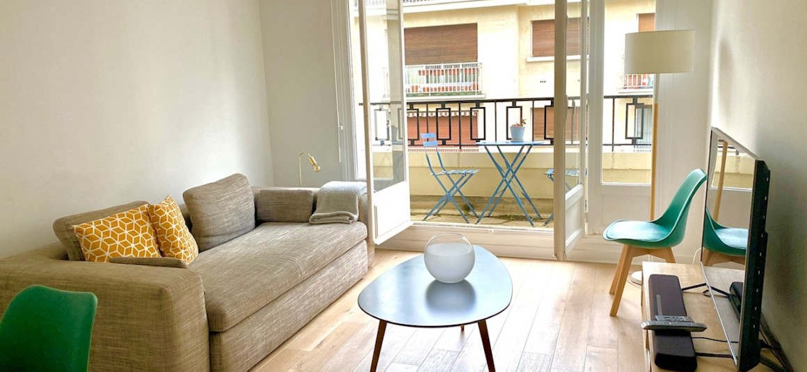 MEUBLÉ – 1 chambre – Neuilly s/Seine (limite 17e) – 50 m2 – Place Parmentier – 4ème étage avec ascenseur + Balcon – Loyer charges comprises  : 1.950 euros (chauffage et eau chaude centrals)