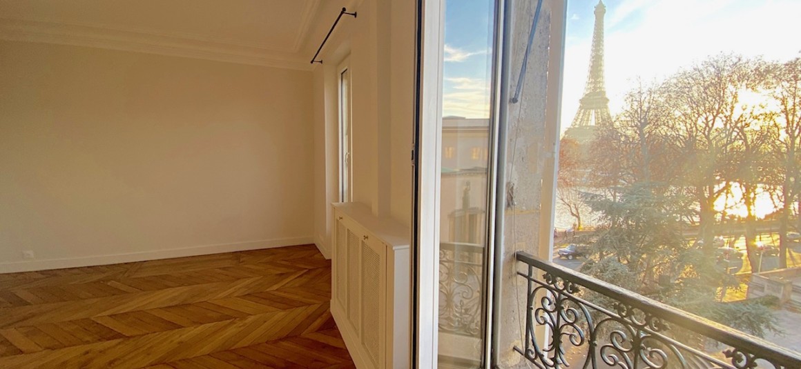 LOCATION VIDE – RÉFECTION TOTALE – VUE TOUR EIFFEL – 2 chambres – Paris 16ème – ALMA MARCEAU – 75 m2 – 4ème étage avec ascenseur – Loyer charges comprises : 3.000 € (dont 250 € provisions pour charges) PARKING dans l’impasse compris
