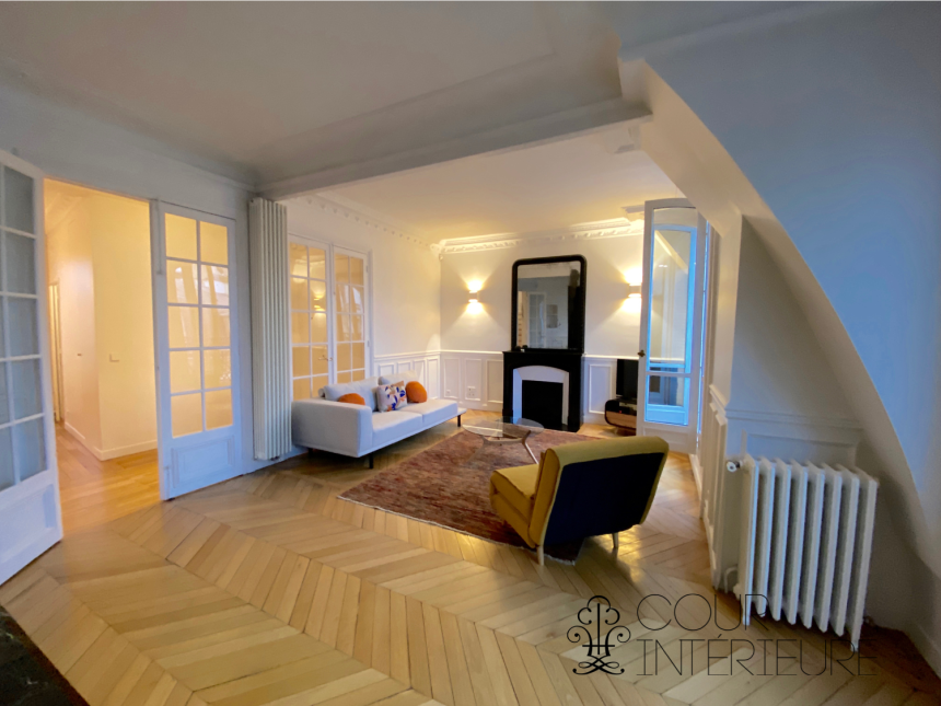 MEUBLÉ – Refait neuf standing – 3 chambres – PARIS 17ème – PONCELET/TERNES – 120 m2 au sol (96 m2 carrez) – Duplex en dernier étage (6e et 7e étage) avec ascenseur – Balcon  – Loyer charges comprises : 4.025 euros