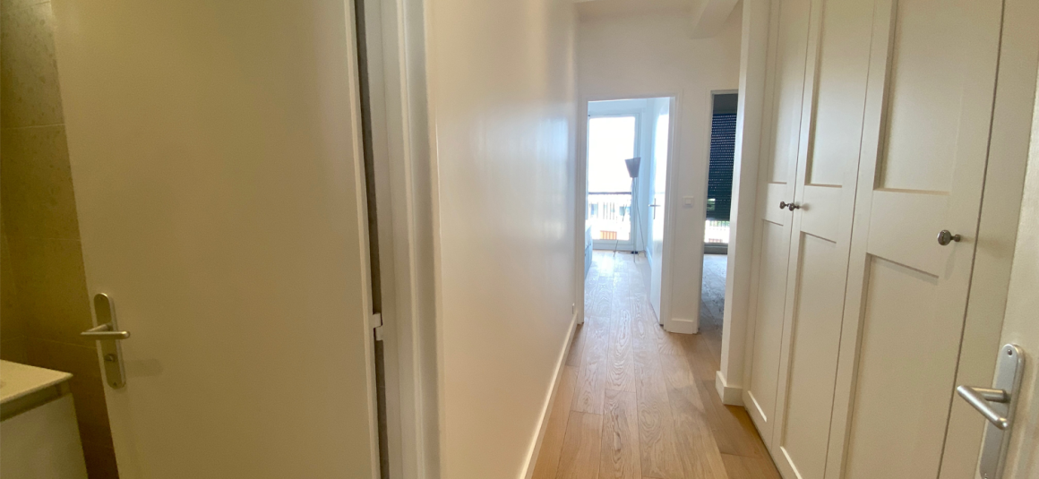 MEUBLÉ – 3 chambres – Paris 16ème – PASSY – 100 m2 – 9ème étage ascenseur + Balcon filant – VUE TOUR EIFFEL – Loyer charges comprises : 4.540 euros (poss. parking sous-sol en sus)