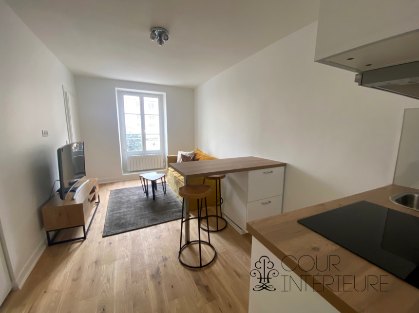 MEUBLÉ – 1 chambre – Neuilly (92) – Rue Longchamps – 35,4 m2 – 1er étage – Loyer charges comprises : 1.550 euros