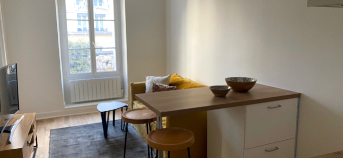 MEUBLÉ – 1 chambre – Neuilly (92) – Rue Longchamps – 35,4 m2 – 1er étage – Loyer charges comprises : 1.550 euros