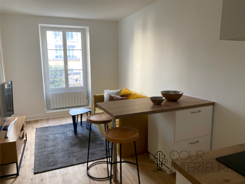 MEUBLÉ – 1 chambre – Neuilly (92) – Rue Longchamps – 35,4 m2 – 1er étage – Loyer charges comprises : 1.550 euros