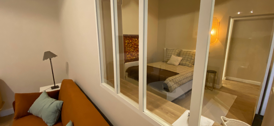 MEUBLÉ – 1 chambre – Centre Neuilly sur Seine – Rue Madeleine Michelis – €39 m2 – Rez de jardin – Loyer cc : 1.600