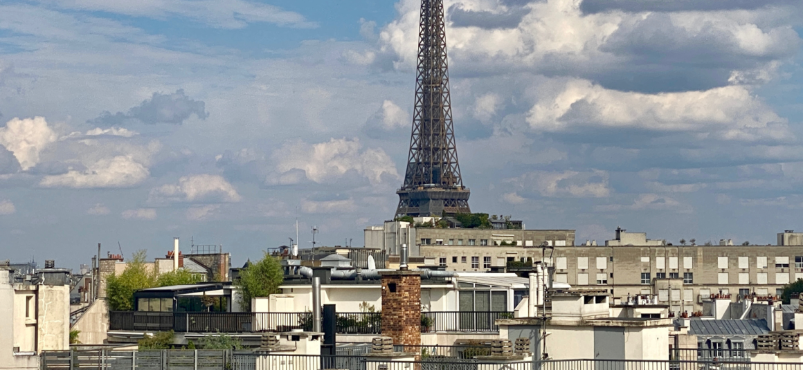 MEUBLÉ – 3 chambres – Paris 16ème – PASSY – 100 m2 – 9ème étage ascenseur + Balcon filant – VUE TOUR EIFFEL – Loyer charges comprises : 4.540 euros (poss. parking sous-sol en sus)
