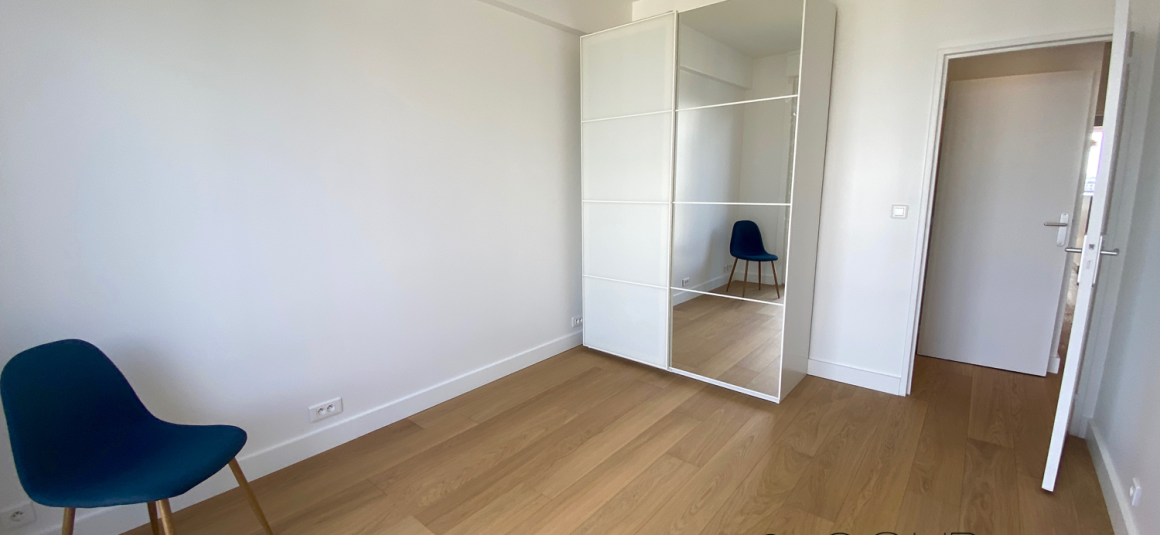 MEUBLÉ – 3 chambres – Paris 16ème – PASSY – 100 m2 – 9ème étage ascenseur + Balcon filant – VUE TOUR EIFFEL – Loyer charges comprises : 4.540 euros (poss. parking sous-sol en sus)