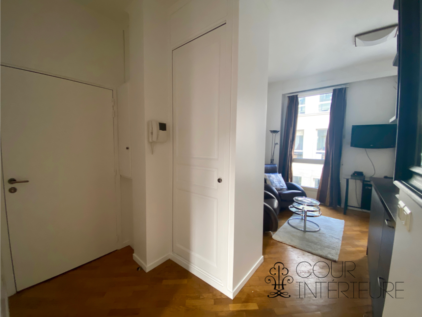 MEUBLÉ – 1 chambre – Paris 8ème – 32 m2 – Rue Castellane – 3ème étage avec ascenseur – Loyer charges comprises : 1.500,00 (chauffage collectif) + 100 € (forfait abonnement électrique et internet Fibre)