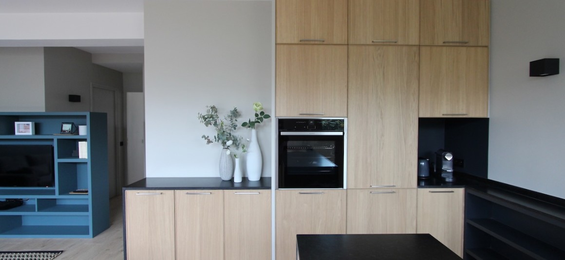 MEUBLÉ – 1 chambre – 55 m2 + Grande terrasse 21 m2 – Paris 17ème – Rue des Ternes – 6ème étage ascenseur – Loyer charges comprises : 2.790 € (chauffage et eau chaude compris et internet compris) – Possibilité parking en sus