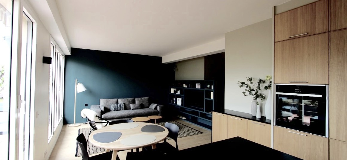 MEUBLÉ – 1 chambre – 55 m2 + Grande terrasse 21 m2 – Paris 17ème – Rue des Ternes – 6ème étage ascenseur – Loyer charges comprises : 2.790 € (chauffage et eau chaude compris et internet compris) – Possibilité parking en sus